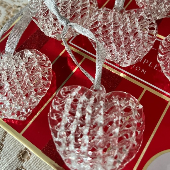 Glass blown Valentine’s Day Heart Ornaments Set of 8 with Silver Ribbon - Picture 9 of 10